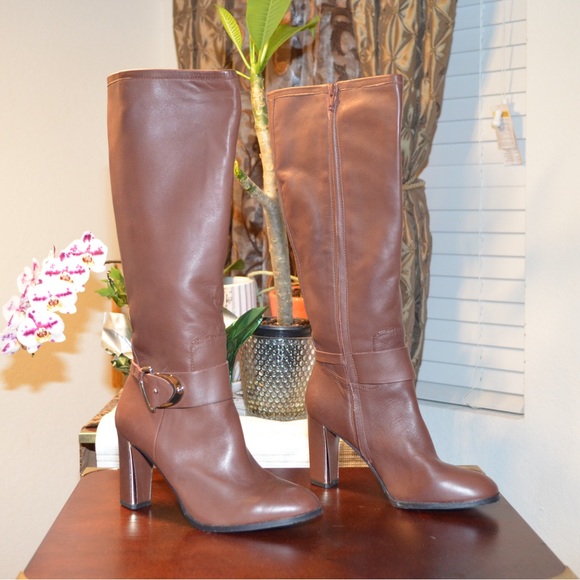 Brown heel boots size 7.5M - Picture 2 of 2
